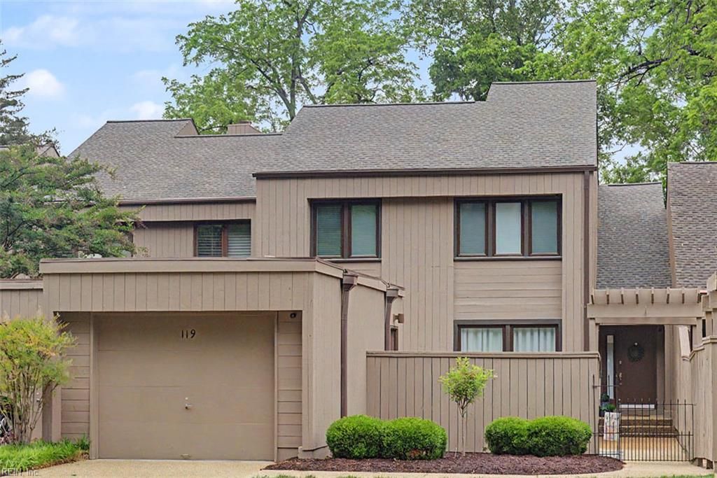 Photo of 119 Harrops Glen, Williamsburg, VA 23185 (MLS # 10633800)
