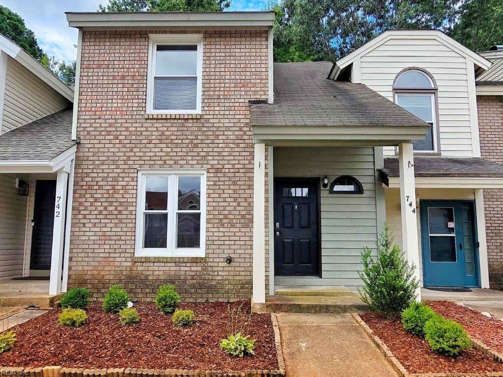 Photo of 744 S Lake Circle, Chesapeake, VA 23322 (MLS # 10651576)