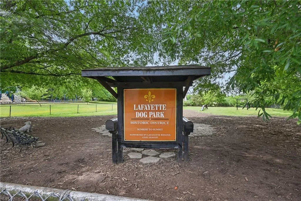 Norfolk, Virginia 23509, United States, 2 Bedrooms Bedrooms, ,1 BathroomBathrooms,Residential,Pending,128060