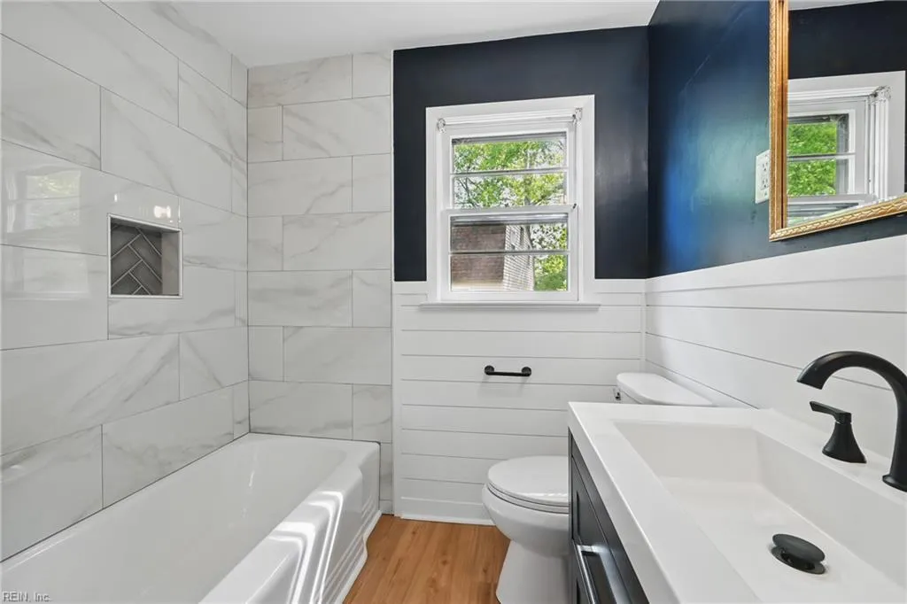 Norfolk, Virginia 23509, United States, 2 Bedrooms Bedrooms, ,1 BathroomBathrooms,Residential,Pending,128060