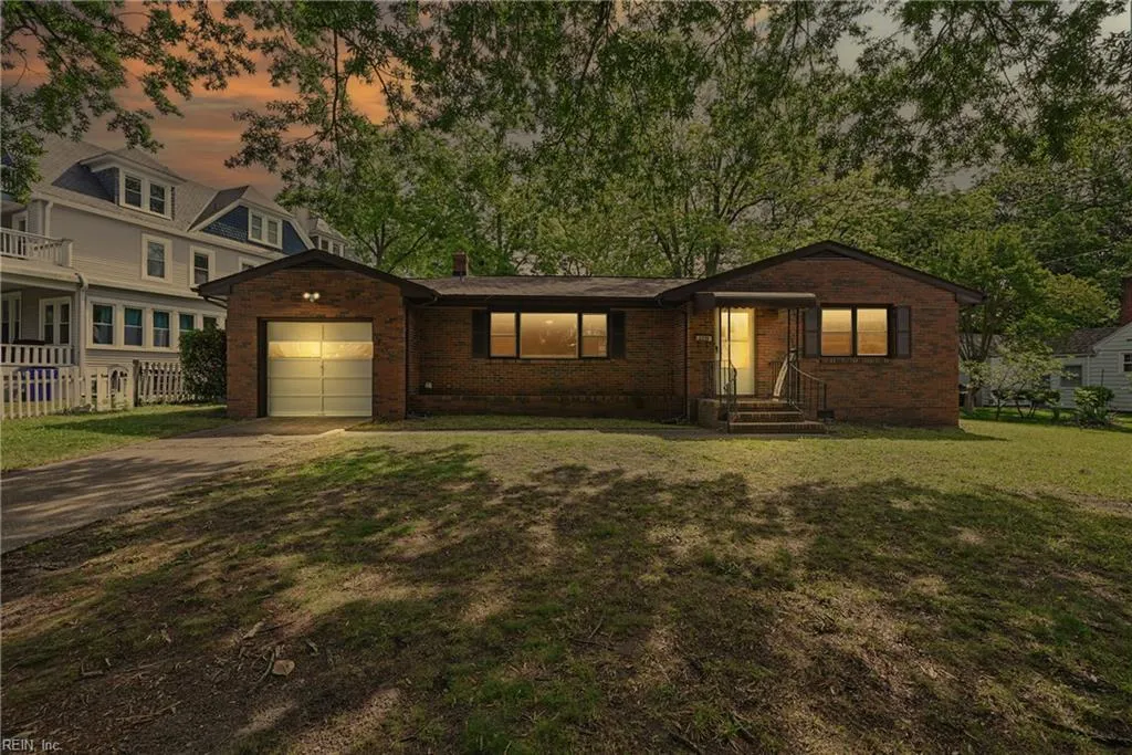 Norfolk, Virginia 23509, United States, 2 Bedrooms Bedrooms, ,1 BathroomBathrooms,Residential,Pending,128060