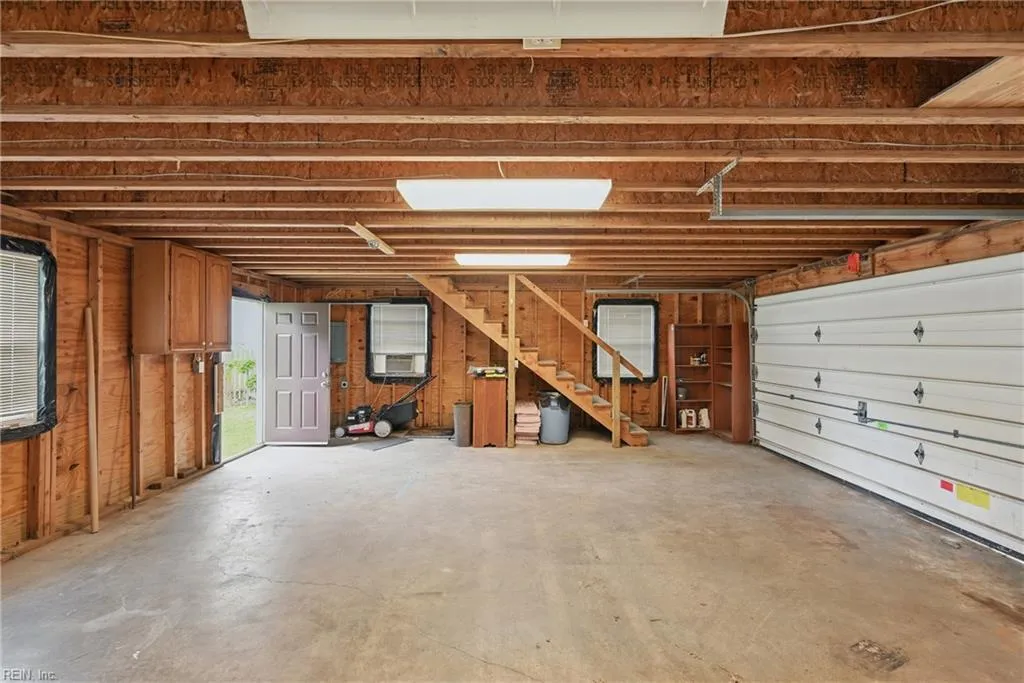 Norfolk, Virginia 23509, United States, 2 Bedrooms Bedrooms, ,1 BathroomBathrooms,Residential,Pending,128060