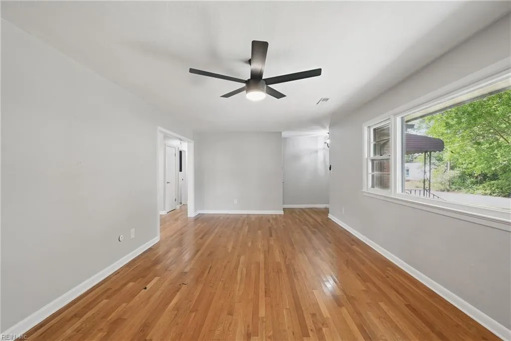 Norfolk, Virginia 23509, United States, 2 Bedrooms Bedrooms, ,1 BathroomBathrooms,Residential,Pending,128060