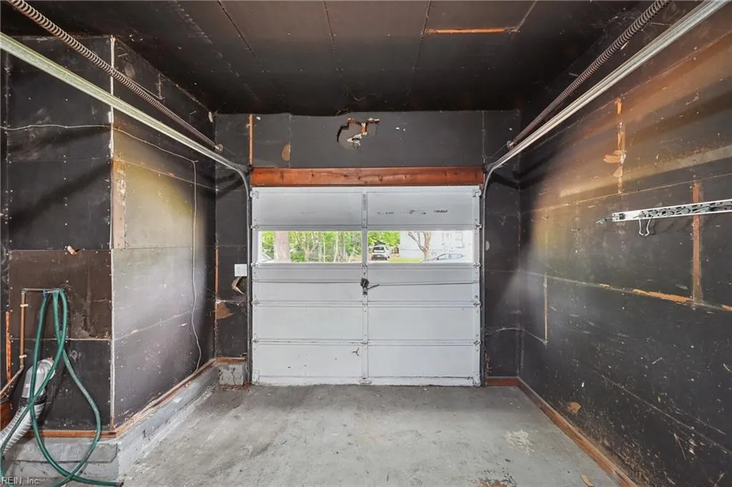 Norfolk, Virginia 23509, United States, 2 Bedrooms Bedrooms, ,1 BathroomBathrooms,Residential,Pending,128060