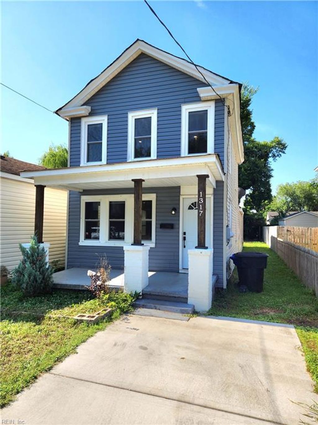 Photo of 1317 Summit Avenue, Portsmouth, VA 23704 (MLS # 10620026)