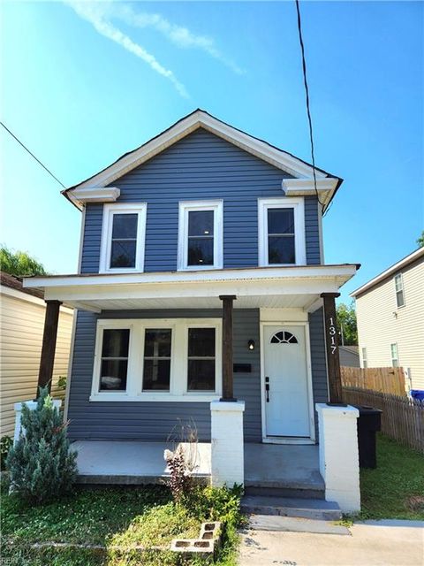 Photo of 1317 Summit Avenue, Portsmouth, VA 23704 (MLS # 10620026)