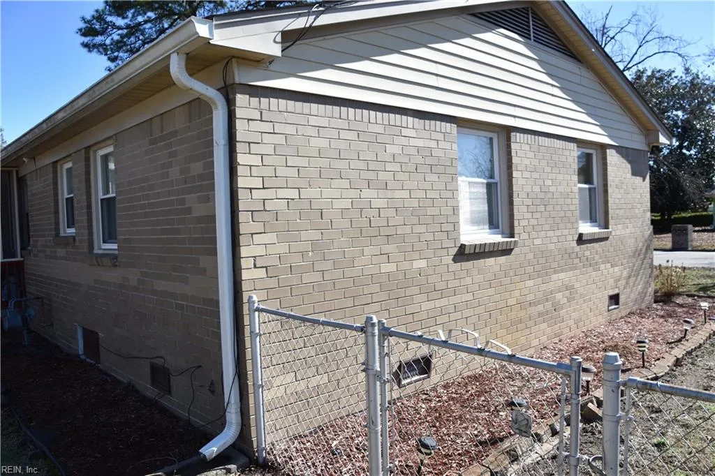 Portsmouth, Virginia 23701, United States, 4 Bedrooms Bedrooms, ,2 BathroomsBathrooms,Residential,Active,5983