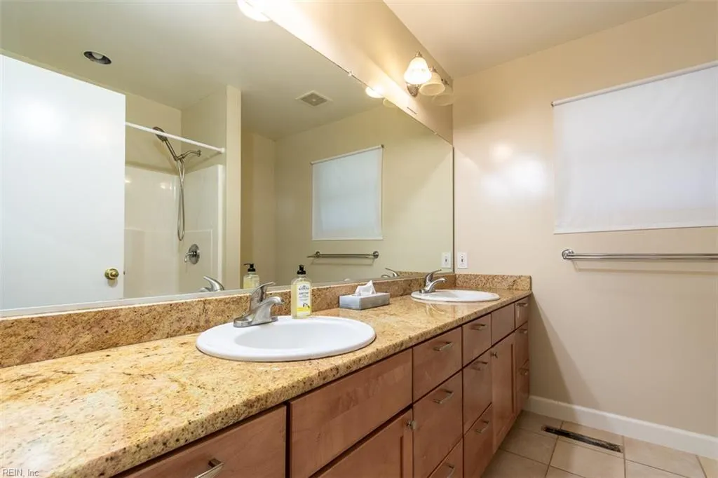 Norfolk, Virginia 23505, United States, 4 Bedrooms Bedrooms, ,3 BathroomsBathrooms,Residential,Active,178108