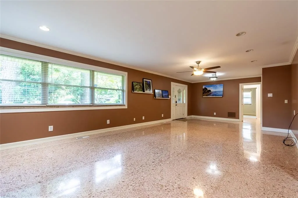 Norfolk, Virginia 23505, United States, 4 Bedrooms Bedrooms, ,3 BathroomsBathrooms,Residential,Active,178108