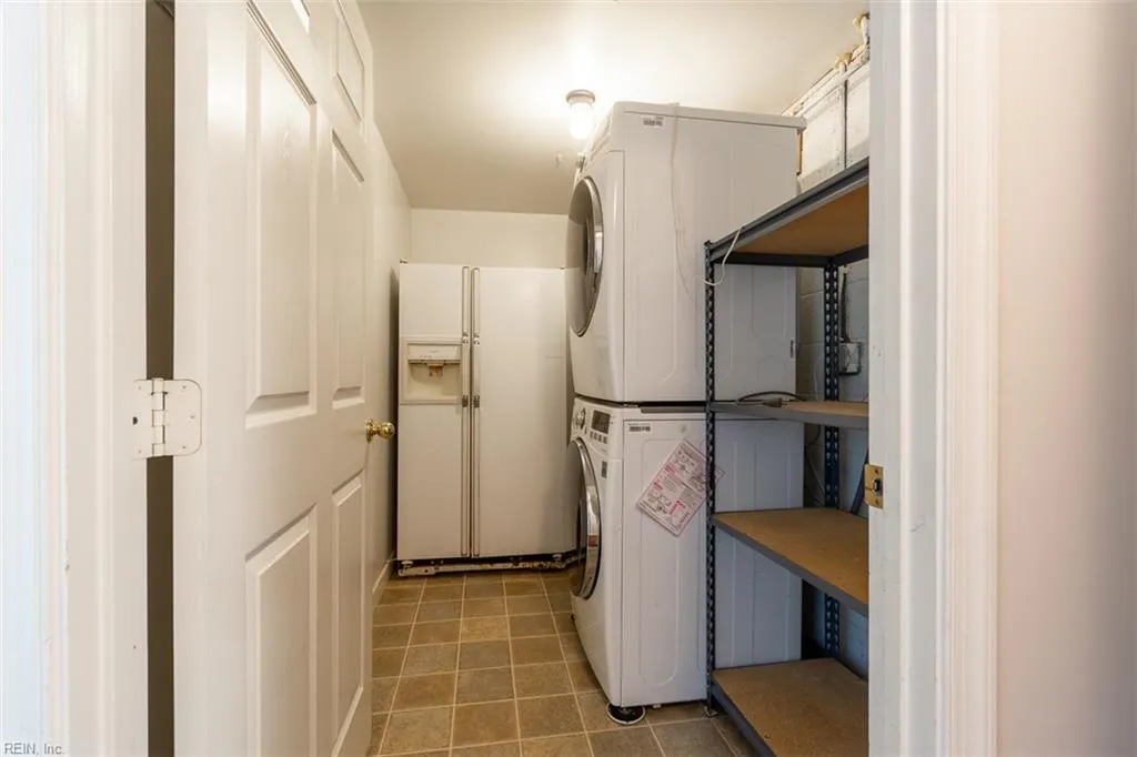 Norfolk, Virginia 23505, United States, 4 Bedrooms Bedrooms, ,3 BathroomsBathrooms,Residential,Active,178108