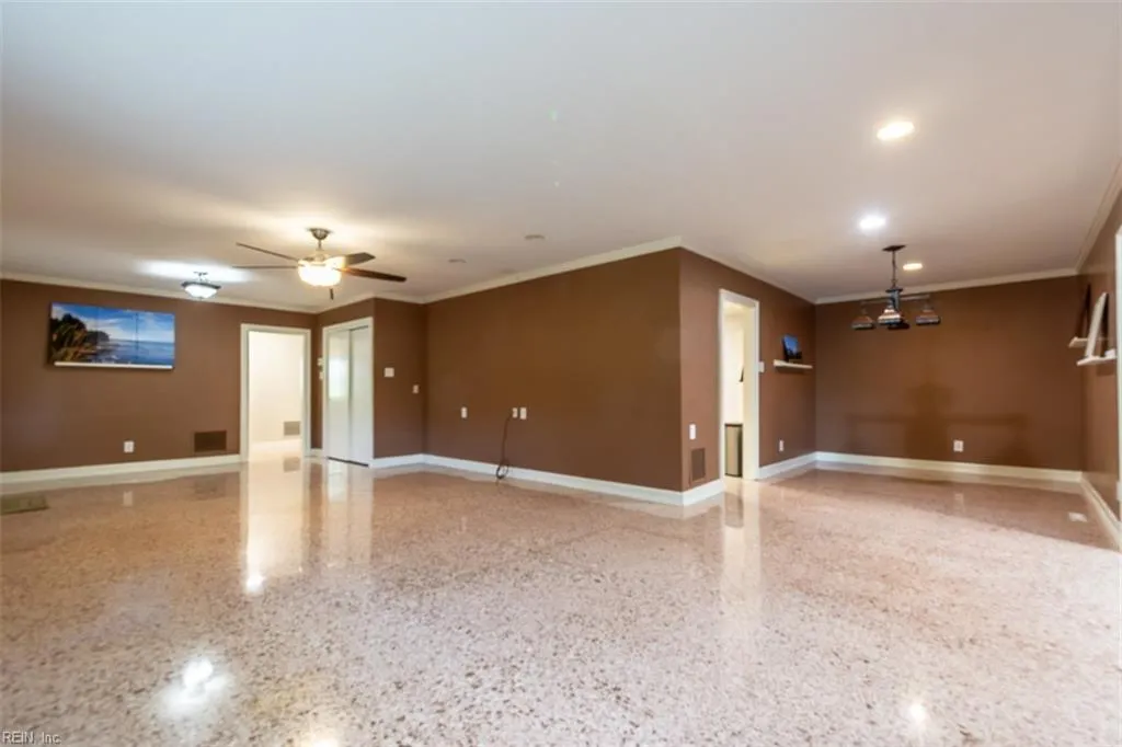 Norfolk, Virginia 23505, United States, 4 Bedrooms Bedrooms, ,3 BathroomsBathrooms,Residential,Active,178108