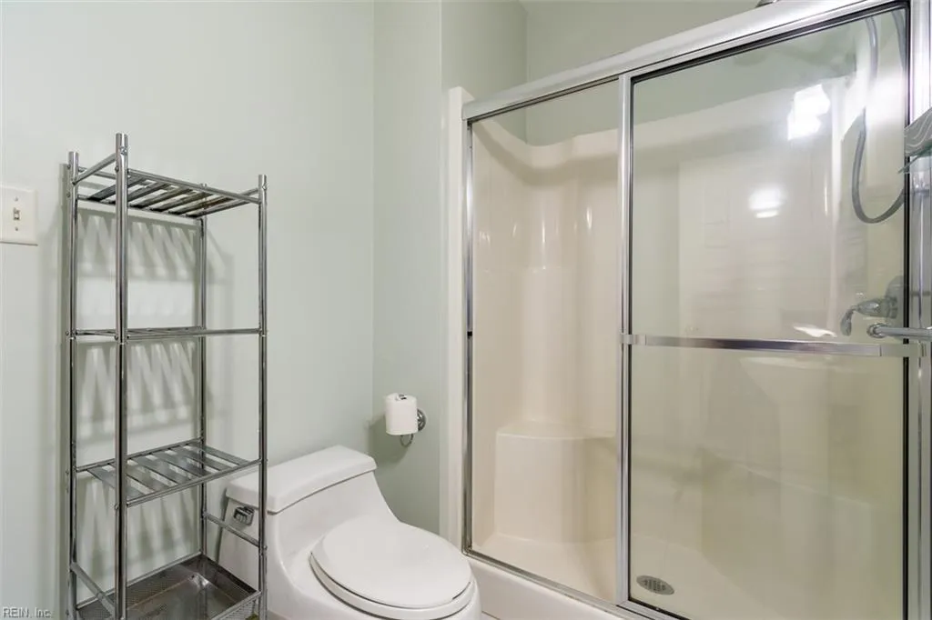 Norfolk, Virginia 23505, United States, 4 Bedrooms Bedrooms, ,3 BathroomsBathrooms,Residential,Active,178108