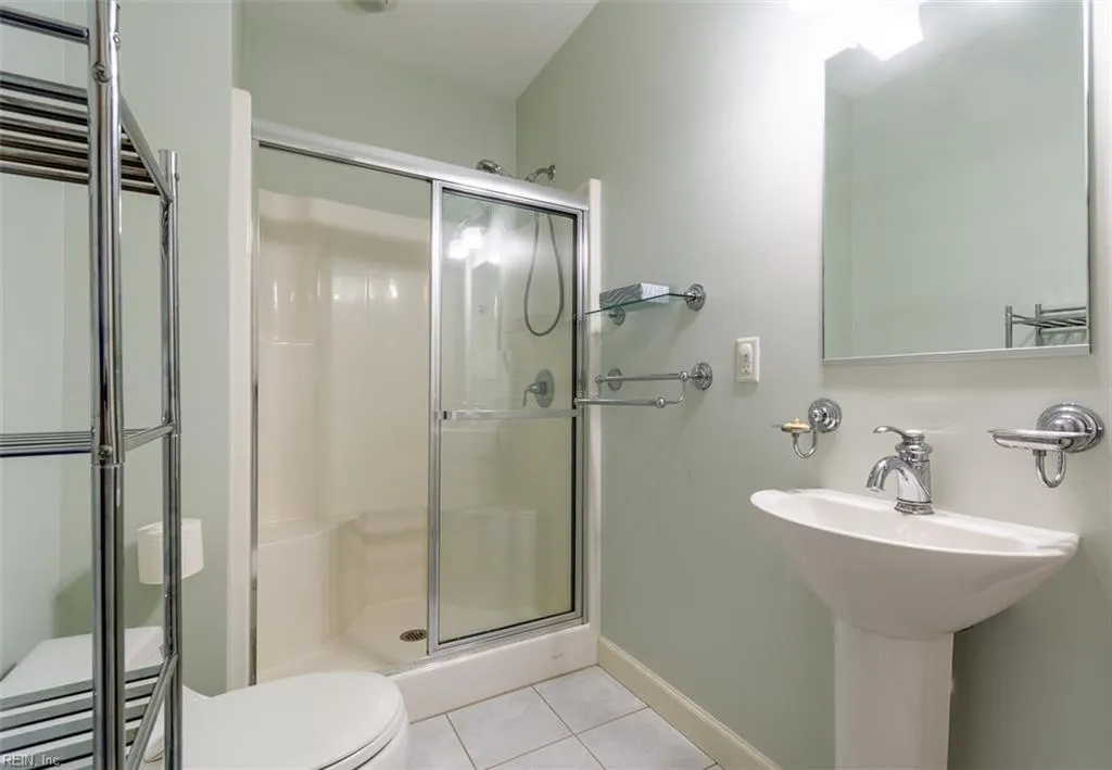 Norfolk, Virginia 23505, United States, 4 Bedrooms Bedrooms, ,3 BathroomsBathrooms,Residential,Active,178108