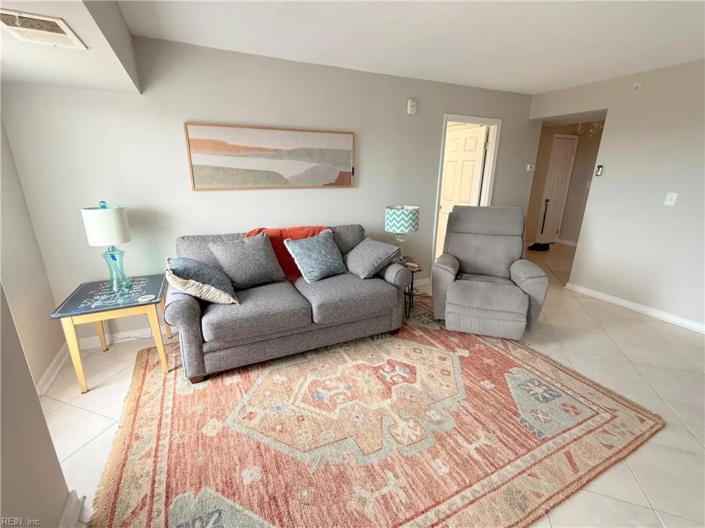 Virginia Beach, Virginia 23451, United States, 1 Bedroom Bedrooms, ,1 BathroomBathrooms,Residential,Active,217348