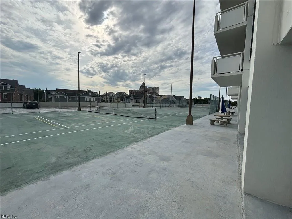 Virginia Beach, Virginia 23451, United States, 1 Bedroom Bedrooms, ,1 BathroomBathrooms,Residential,Active,217348