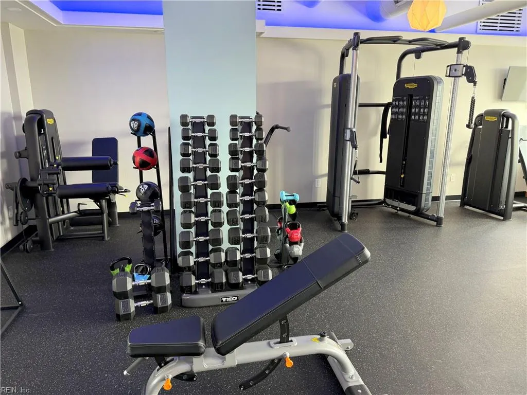 Virginia Beach, Virginia 23451, United States, 1 Bedroom Bedrooms, ,1 BathroomBathrooms,Residential,Active,217348