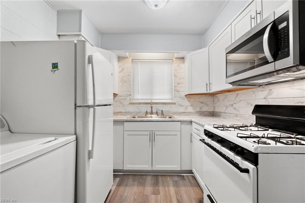 Photo of 918 Appomattox Street, Norfolk, VA 23523 (MLS # 10640740)