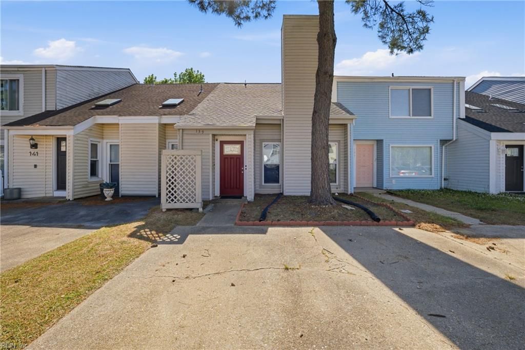 Photo of 139 Thalia Trace Drive, Virginia Beach, VA 23452 (MLS # 10633580)