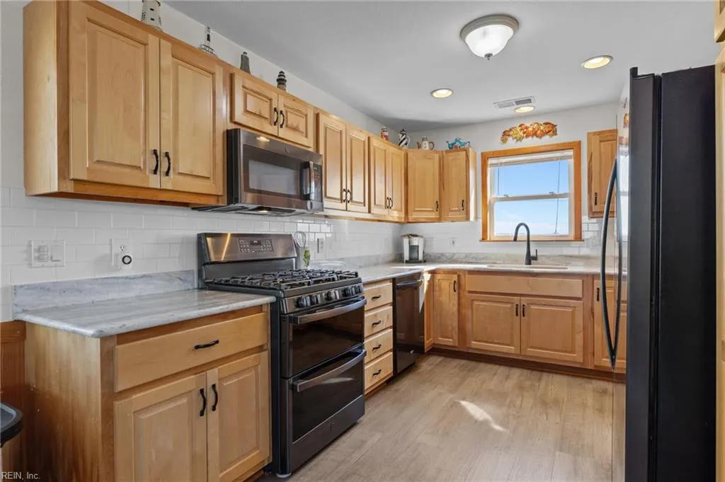 Kill Devil Hills, North Carolina 27948, United States, 4 Bedrooms Bedrooms, ,4 BathroomsBathrooms,Residential,Active,234482