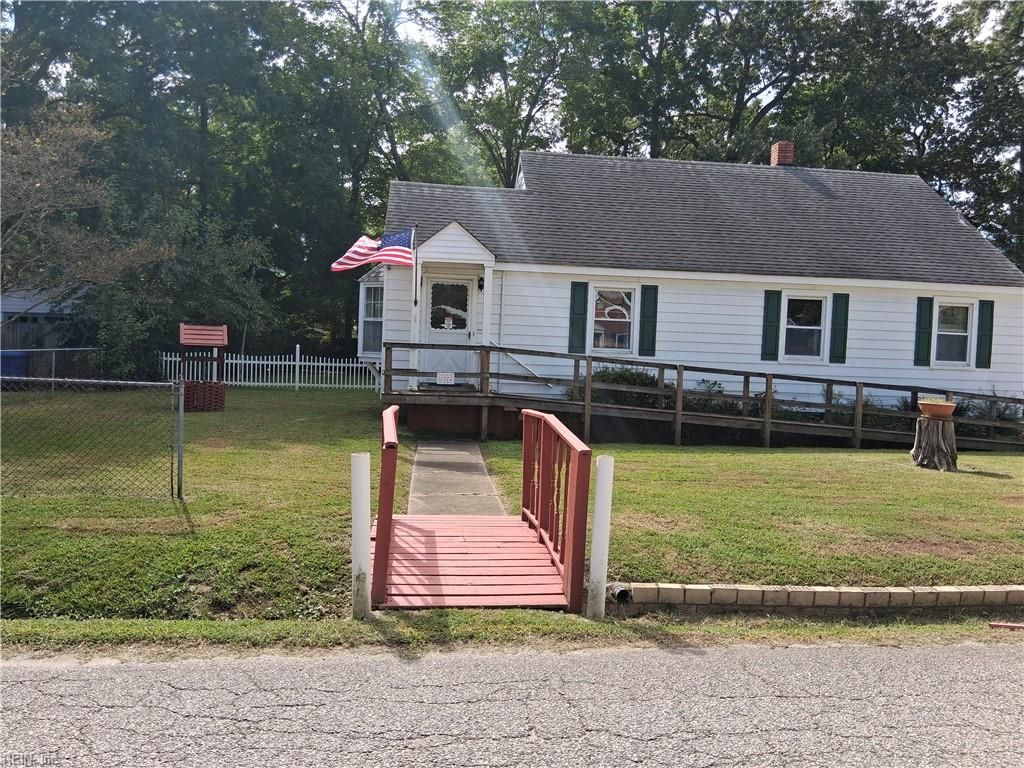 Photo of 14 Alpine Street, Newport News, VA 23606 (MLS # 10604144)