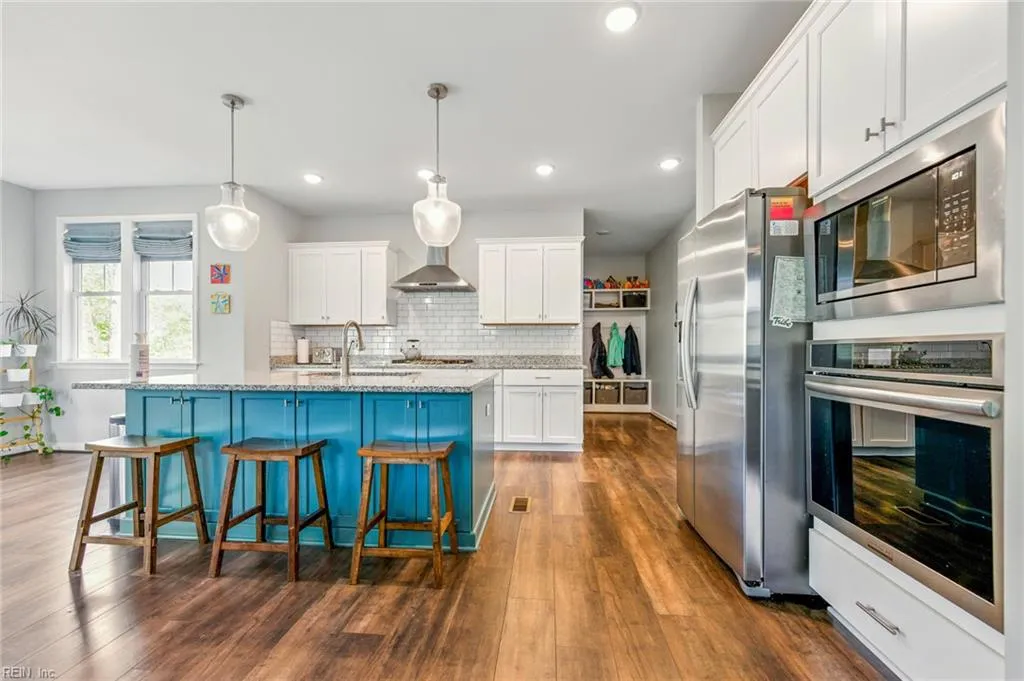 Midlothian, Virginia 23112, United States, 4 Bedrooms Bedrooms, ,3 BathroomsBathrooms,Residential,Active,95714