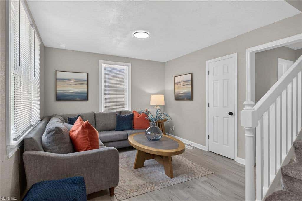 Photo of 2721 Keller Avenue, Norfolk, VA 23509 (MLS # 10641784)
