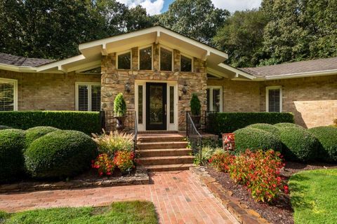 Photo of 517 Woodards Ford Road, Chesapeake, VA 23322 (MLS # 10637839)