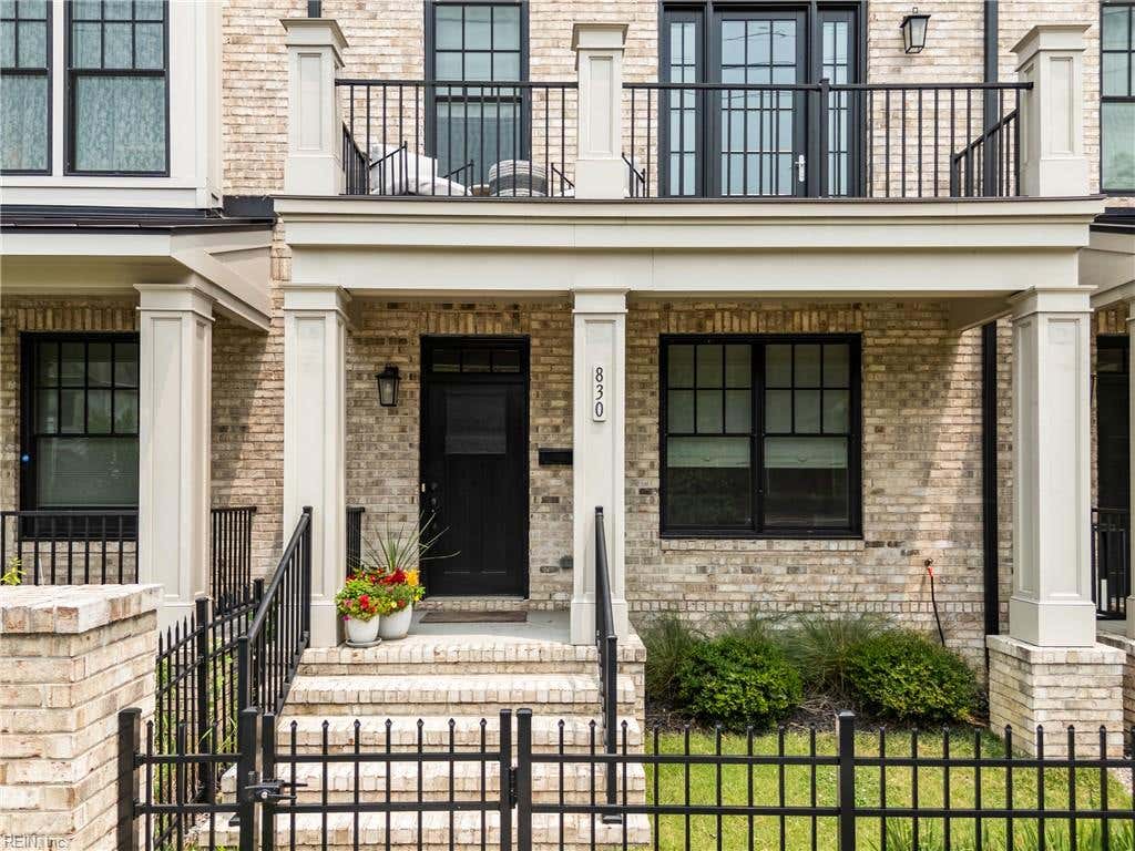 Photo of 830 Redgate Avenue, Norfolk, VA 23507 (MLS # 10645101)