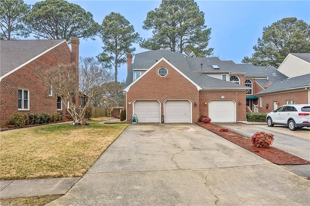 Photo of 4790 Kempsville Greens Parkway, Virginia Beach, VA 23462 (MLS # 10622900)