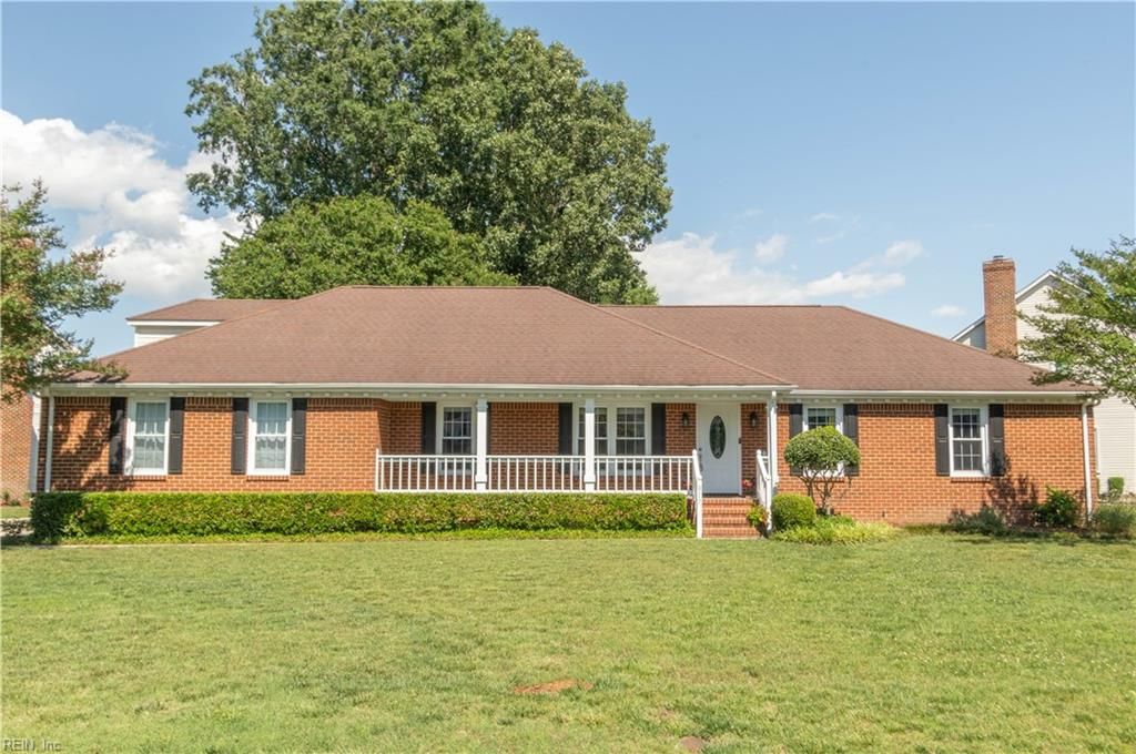 Photo of 817 Doe Run Drive, Chesapeake, VA 23322 (MLS # 10637132)