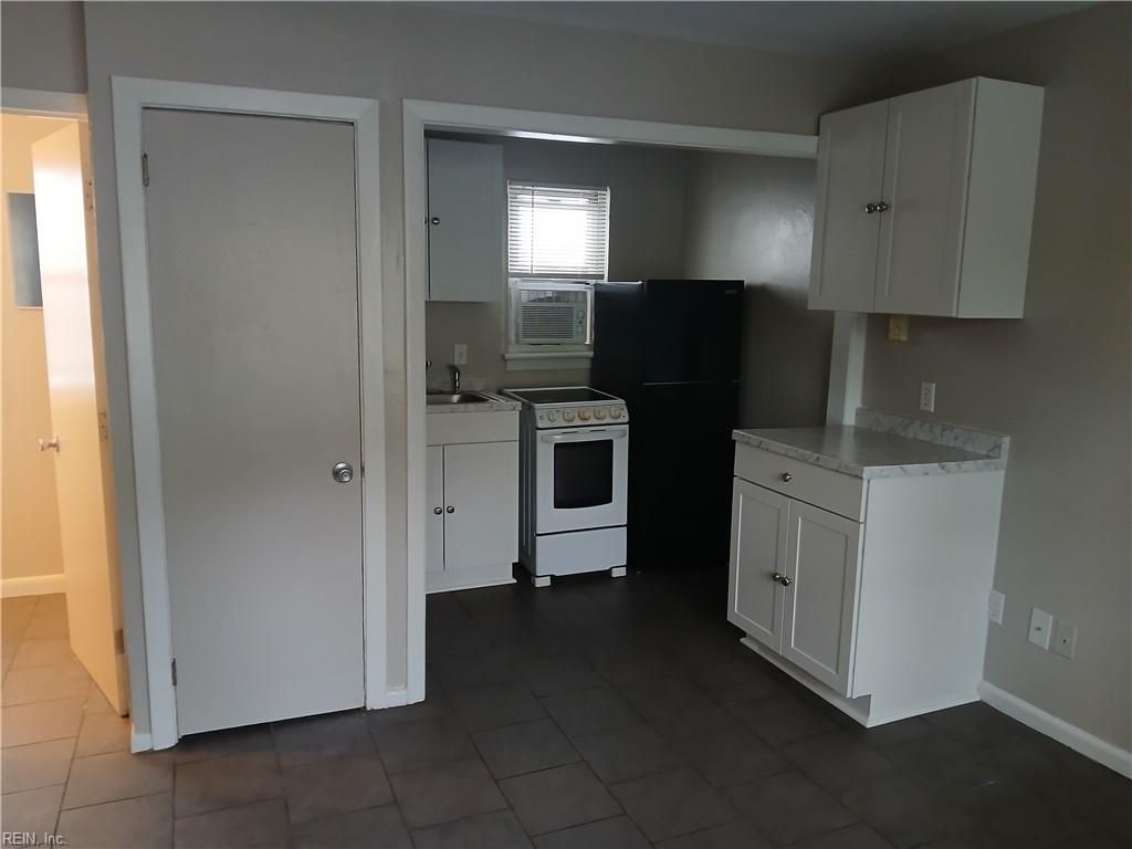 Photo of 603 Raleigh Avenue #4, Norfolk, VA 23507 (MLS # 10636554)