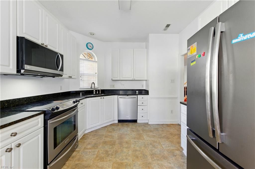 Photo of 1102 Noble Walk Court, Virginia Beach, VA 23454 (MLS # 10613050)