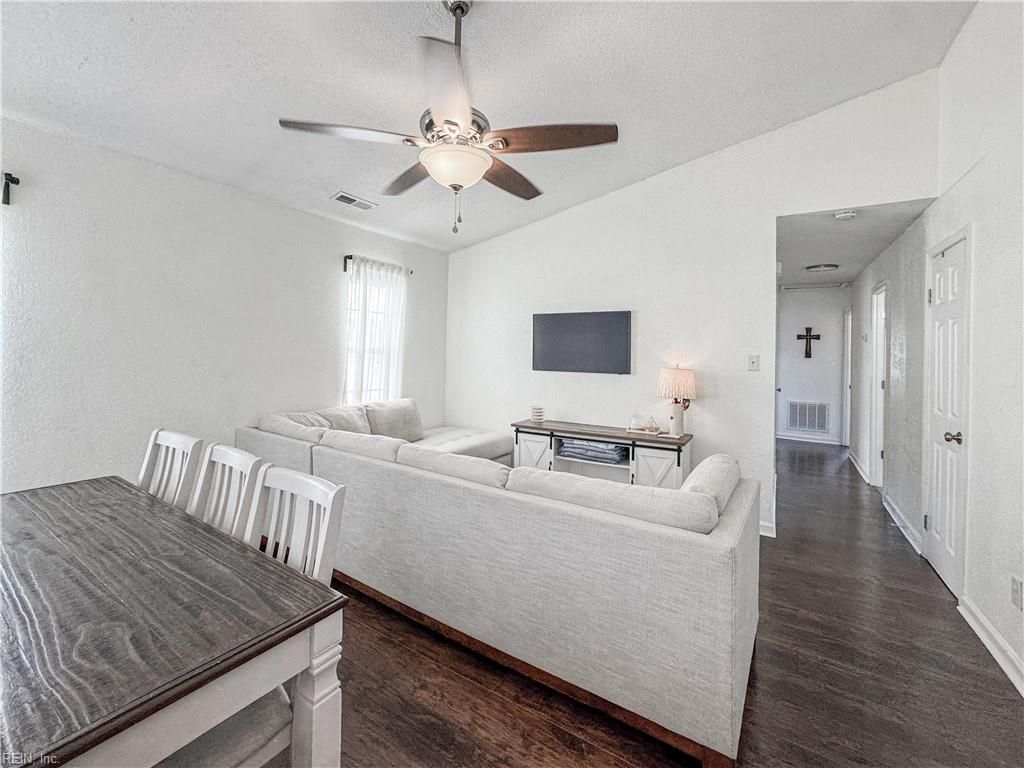 Photo of 3853 Sugar Creek Circle, Portsmouth, VA 23703 (MLS # 10629352)