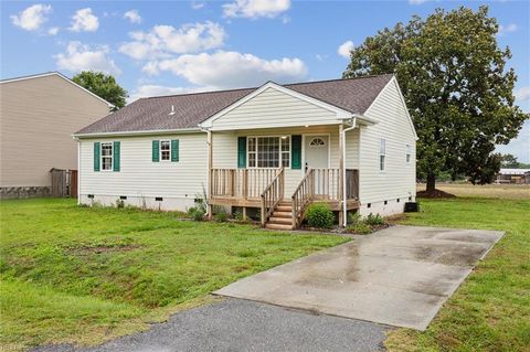 124 Birch LN Suffolk VA 23432