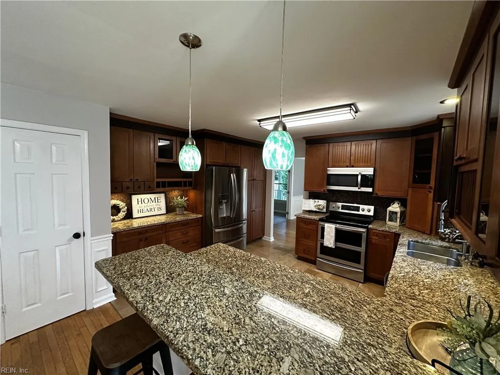 Chesapeake, Virginia 23322, United States, 4 Bedrooms Bedrooms, ,3 BathroomsBathrooms,Residential,Pending,199703