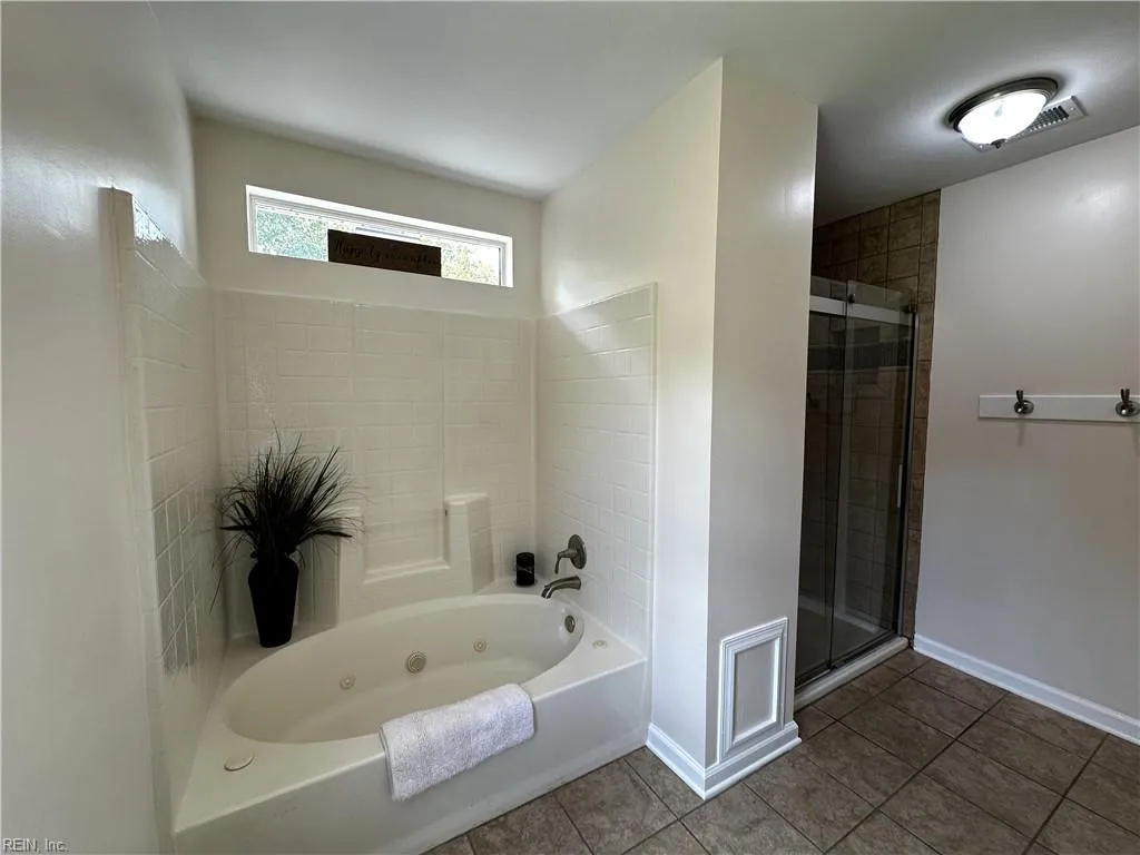 Chesapeake, Virginia 23322, United States, 4 Bedrooms Bedrooms, ,3 BathroomsBathrooms,Residential,Pending,199703