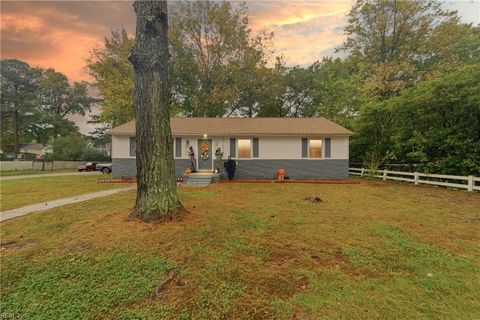 Photo of 26 Woodhaven Road, Newport News, VA 23608 (MLS # 10609062)