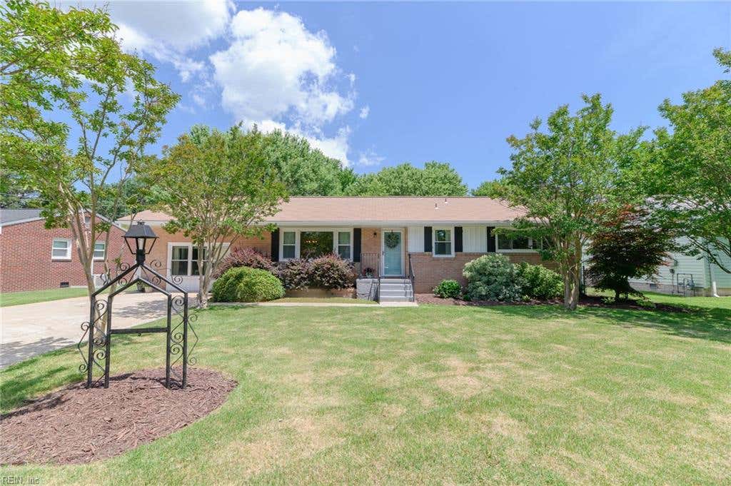Photo of 110 Pine Street, Yorktown, VA 23693 (MLS # 10637613)