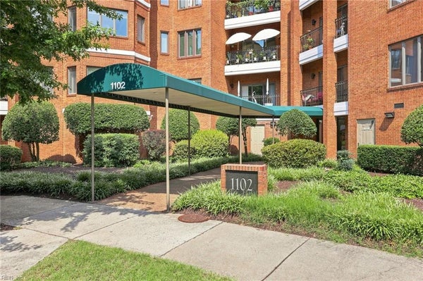 1102 BOTETOURT GDNS APT B1, NORFOLK, VA 23507 - Image d93f4205fbc39996ff2a459a8fea3d1d/3657548254