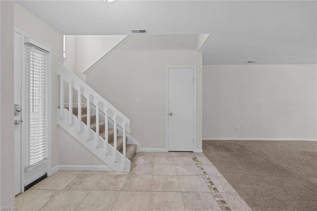 1615 Colonnade CRES