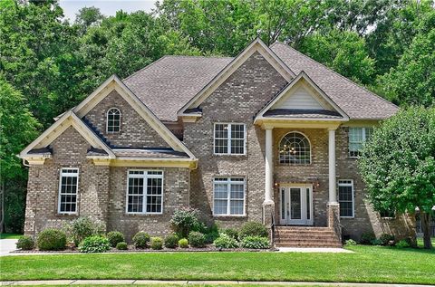 840 Forest Glade DR Chesapeake VA 23322