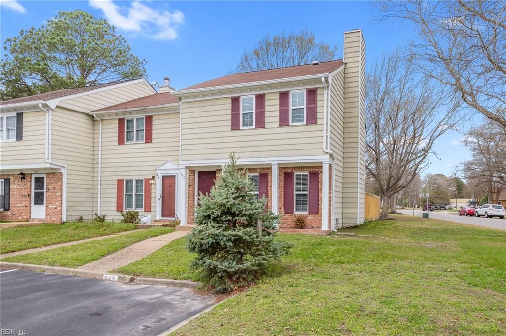 Photo of 942 Brigantine Court, Chesapeake, VA 23320 (MLS # 10625371)