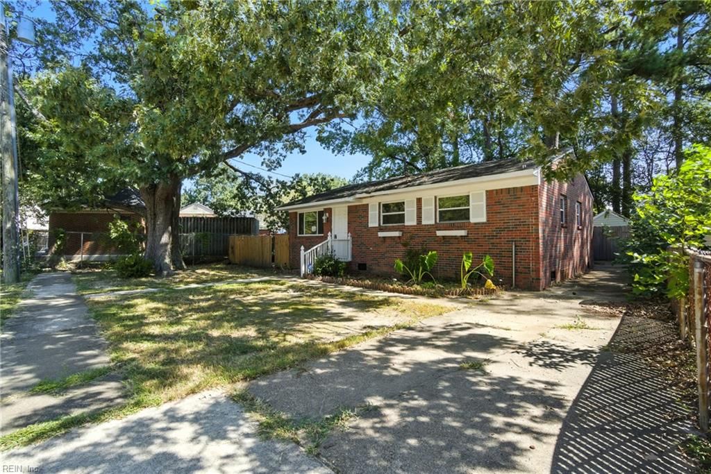 Photo of 1210 Clarence Street, Norfolk, VA 23502 (MLS # 10604725)