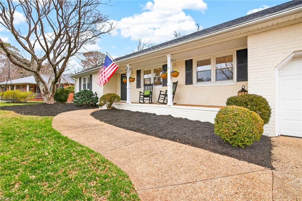 Photo of 557 Longleaf Road, Virginia Beach, VA 23454 (MLS # 10621456)