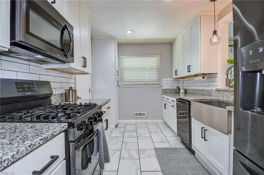 Virginia Beach, Virginia 23452, United States, 3 Bedrooms Bedrooms, ,2 BathroomsBathrooms,Residential,Pending,119029