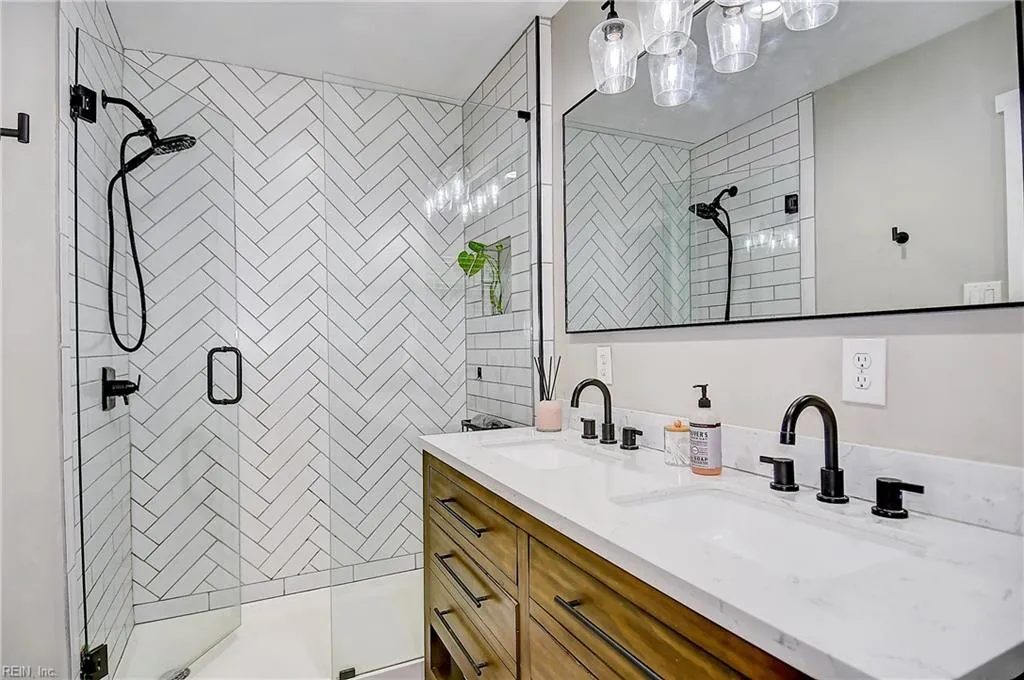 Virginia Beach, Virginia 23452, United States, 3 Bedrooms Bedrooms, ,2 BathroomsBathrooms,Residential,Pending,119029