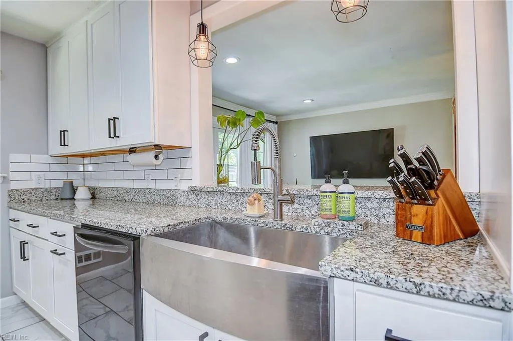 Virginia Beach, Virginia 23452, United States, 3 Bedrooms Bedrooms, ,2 BathroomsBathrooms,Residential,Pending,119029