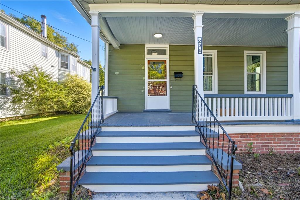 Photo of 221 Mt Vernon Avenue, Portsmouth, VA 23707 (MLS # 10640831)