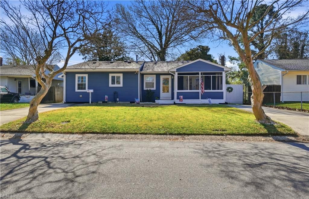 Photo of 5329 Silvey Drive, Norfolk, VA 23502 (MLS # 10625233)