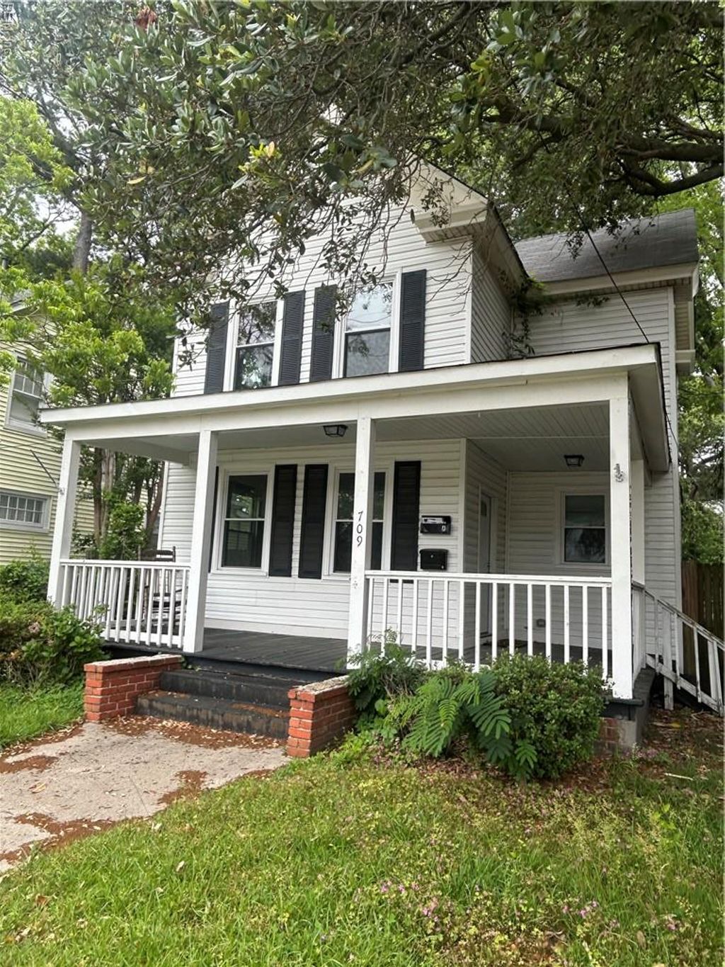 Photo of 709 E Pembroke Avenue #B, Hampton, VA 23669 (MLS # 10634211)